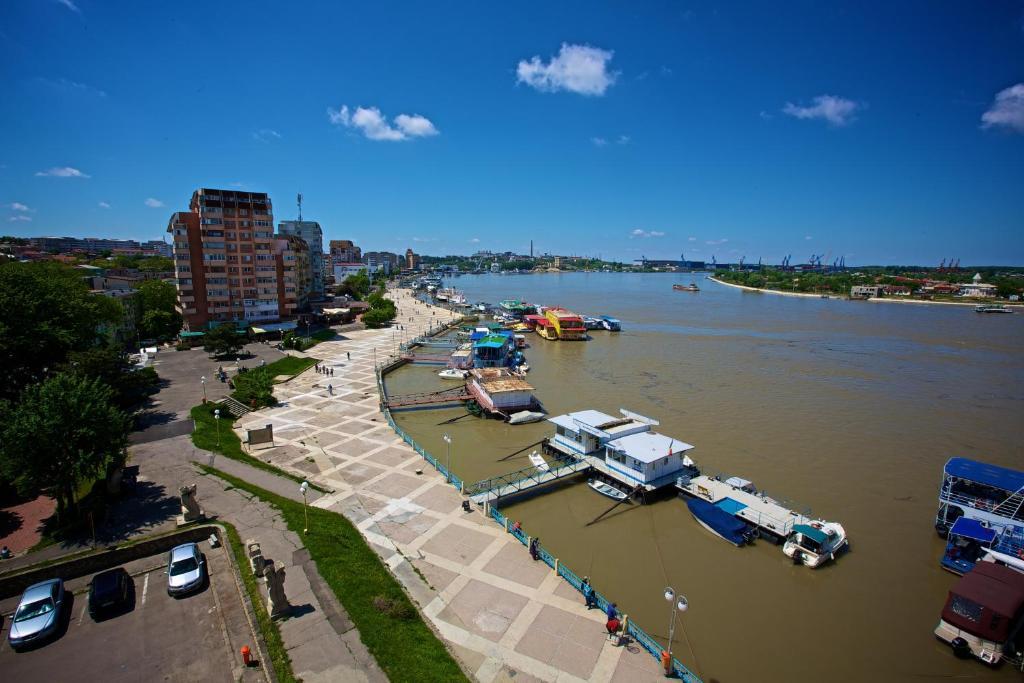 Hotel Delta 4 Tulcea Extérieur photo