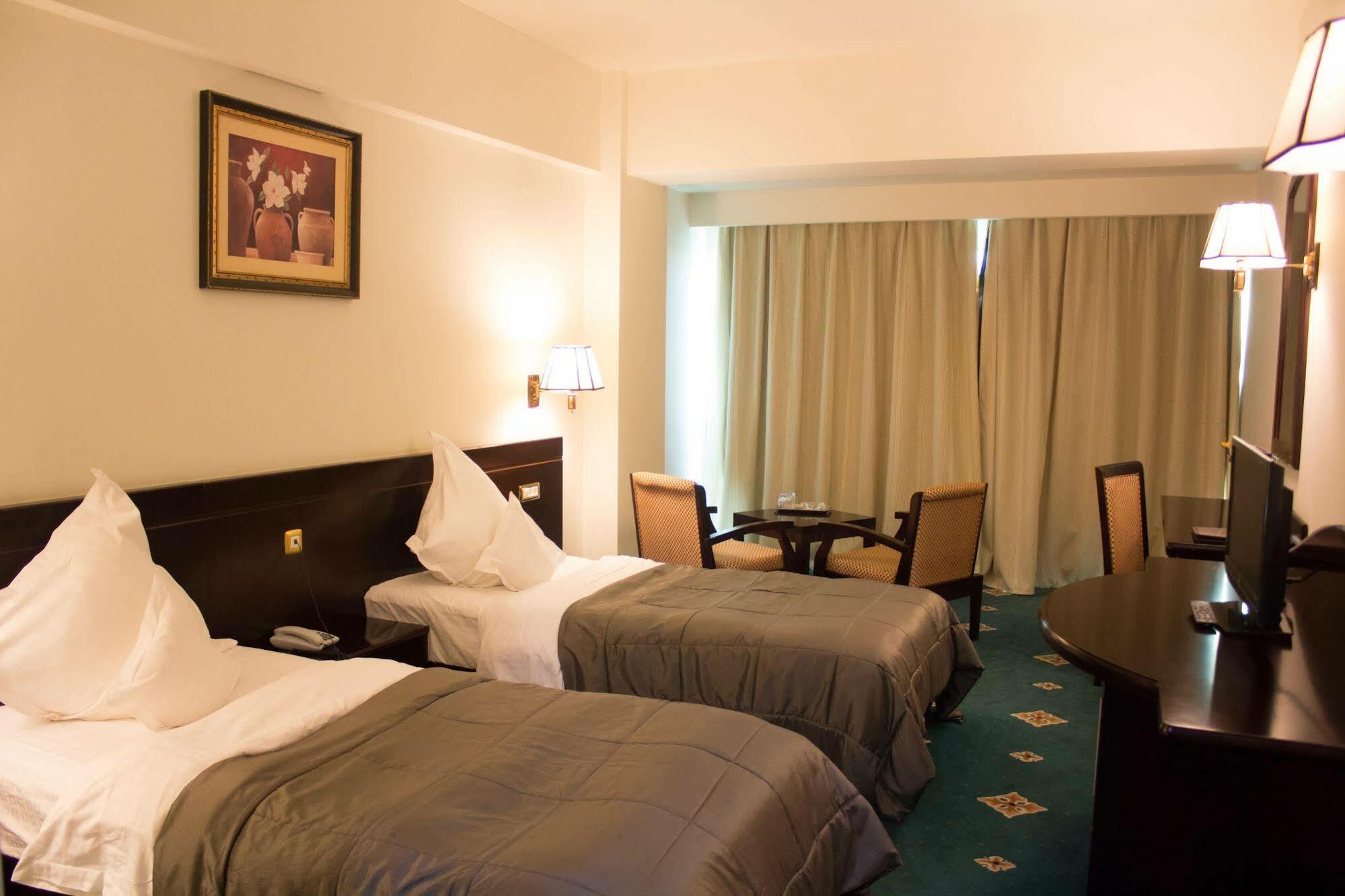 Hotel Delta 4 Tulcea Extérieur photo