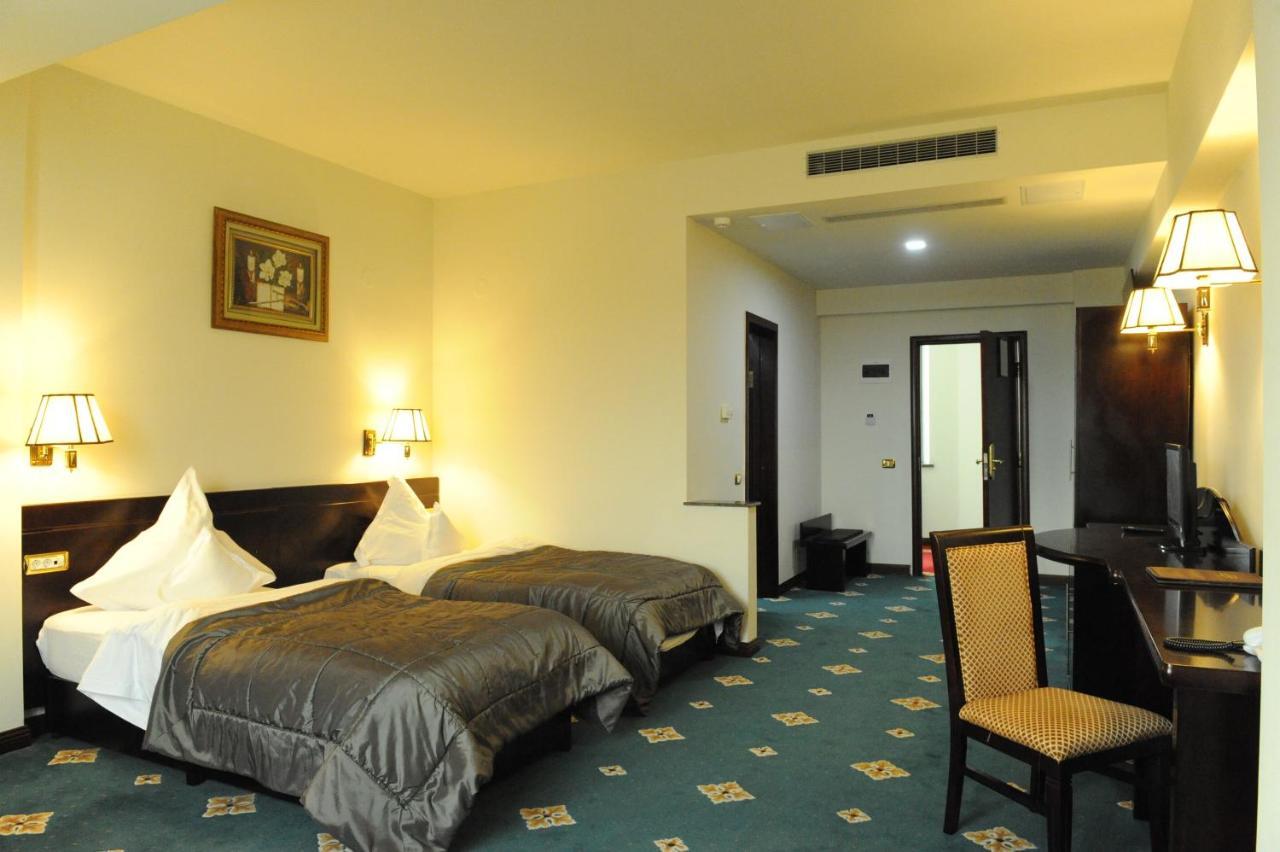 Hotel Delta 4 Tulcea Extérieur photo